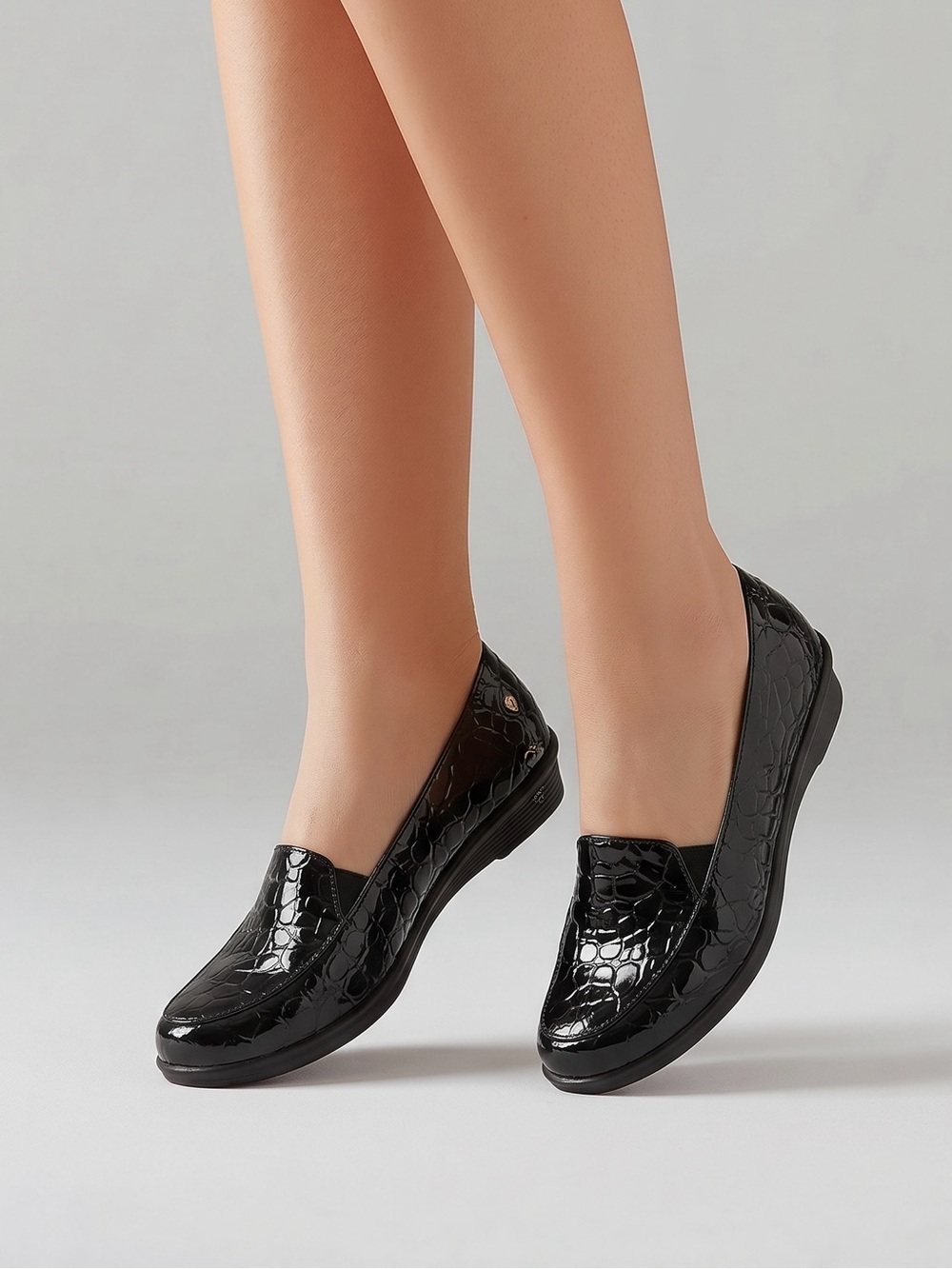 Flexus by Spring Step Women Sz 40/9 Black Croc-Embossed patent Comfort Loafers